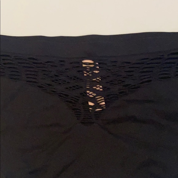 FOUR Victoria’s Secret hiphugger panties M - Picture 3 of 8